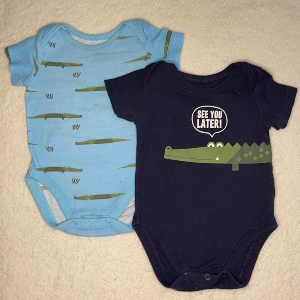 Bundles Baby Place 2 pcs onesies